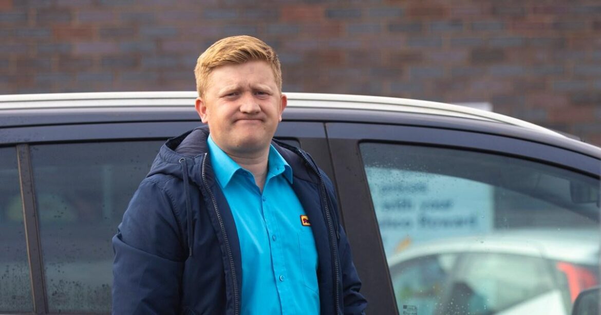 A polícia fechou Chesney na Coronation Street deixando Gemma perturbada | Sabonetes