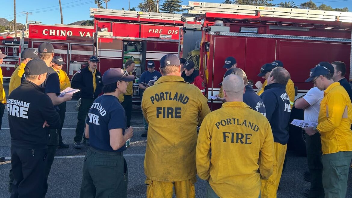 Equipes do Oregon chegam ao sul da Califórnia para ajudar a responder aos incêndios florestais