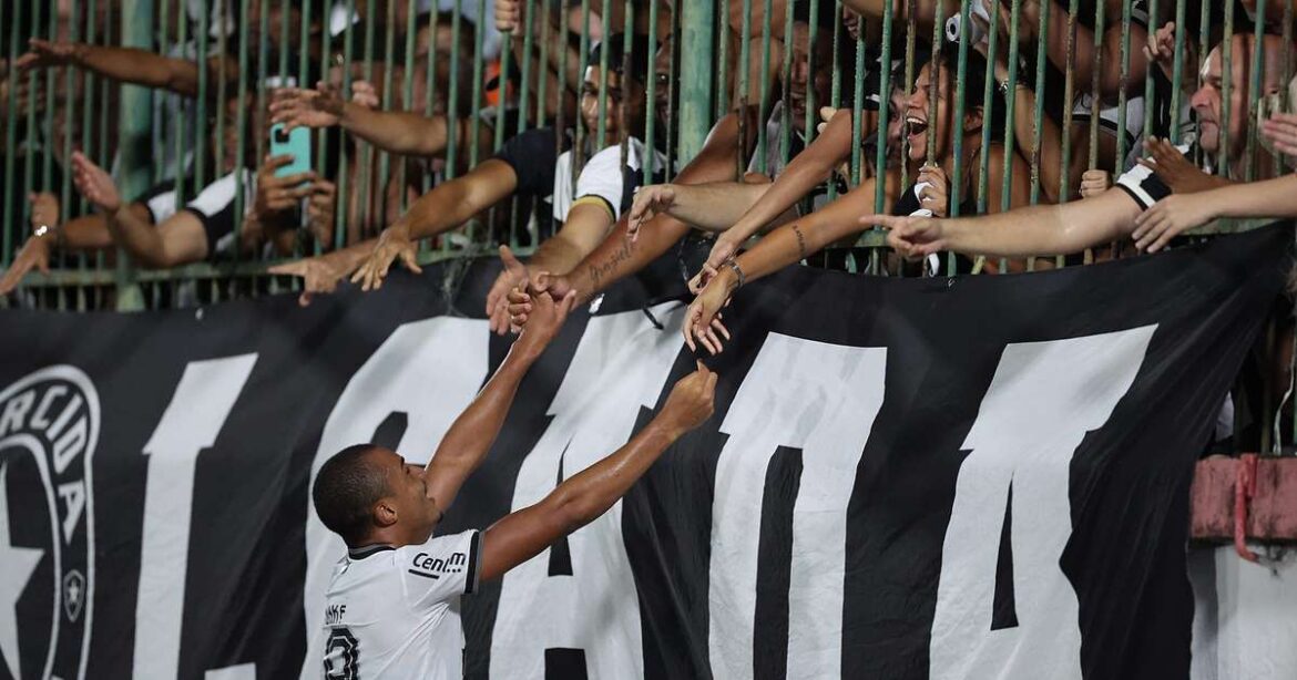 O objetivo de Kayke Estols em Vitória do Botafogo “é uma emoção gigantesca”