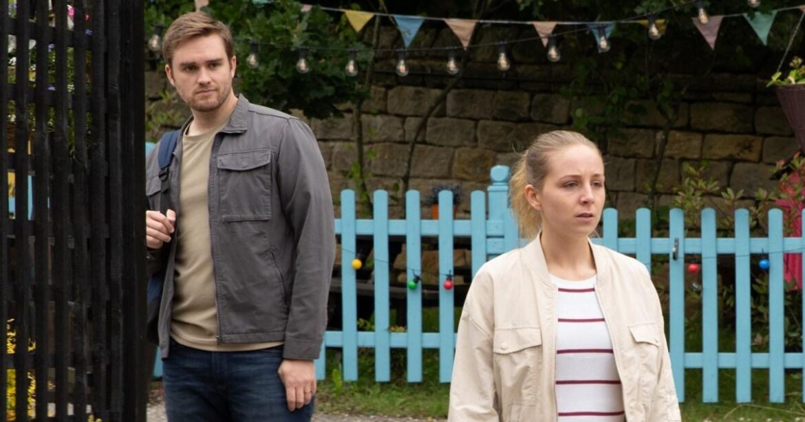 As estrelas de Tom King e Belle Dingle de Emmerdale se reuniram após a saída | Soaps